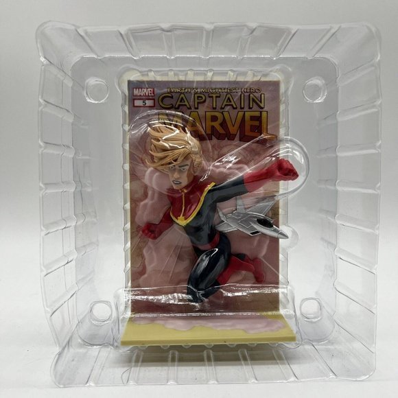 Captain Marvel 3D Comic Standee Loot Crate Exclusive March 2019 Statue Open Box - Picture 2 of 3